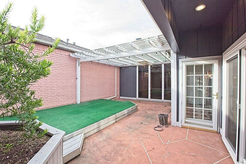 3217 Squireswood Dr - Photo 4 of 43