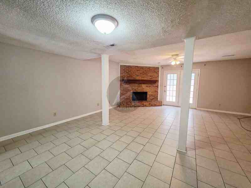 1495 Bentley Ln Se - Photo 7 of 17