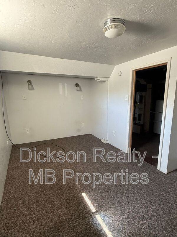 56 S Wells Ave #B - Photo 5 of 10