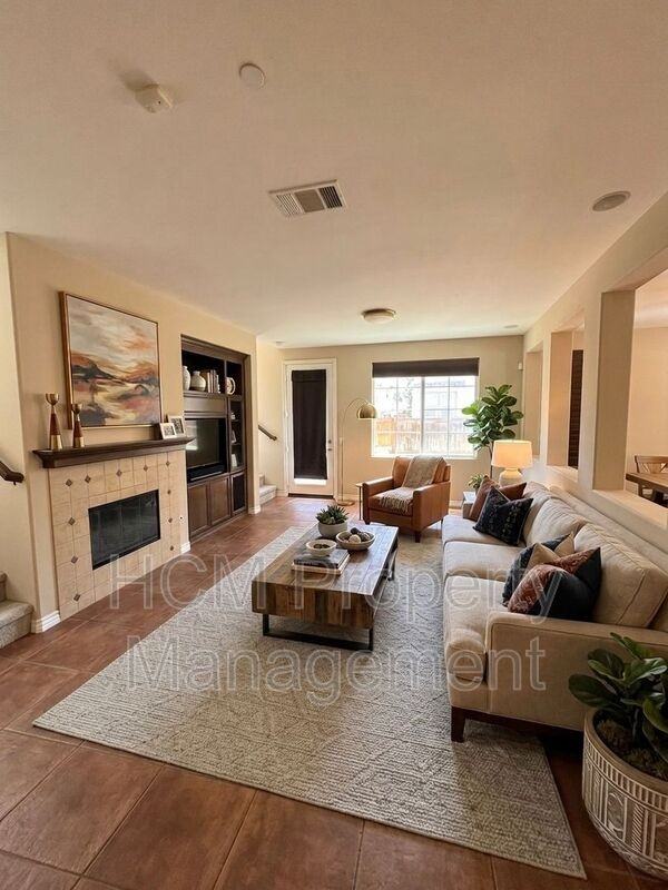26027 Newport Ave - Photo 3 of 33