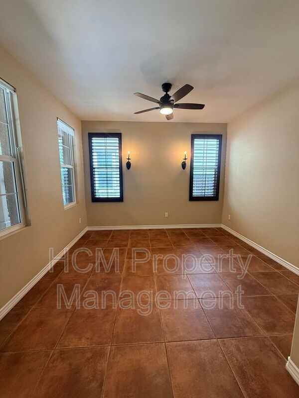 26027 Newport Ave - Photo 6 of 33