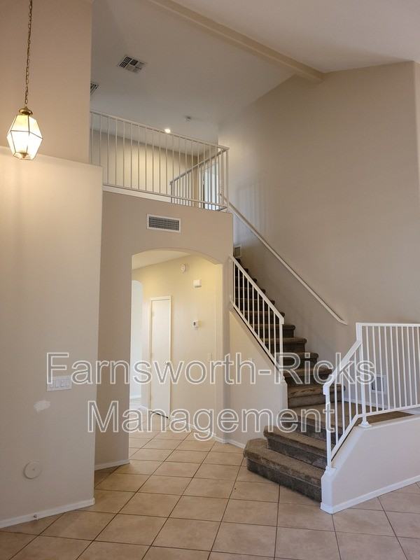 1270 W Flintlock Way - Photo 7 of 40