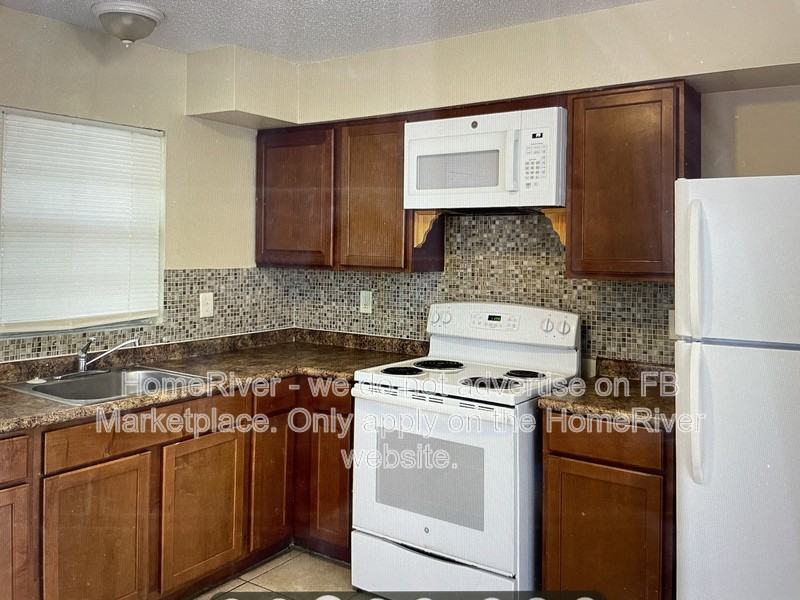 1111 Tuskegee St #A - Photo 4 of 10