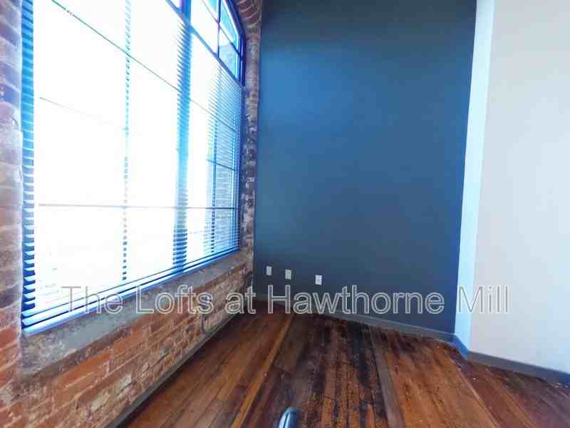 1101 Hawthorne Ln #241 - Photo 3 of 11