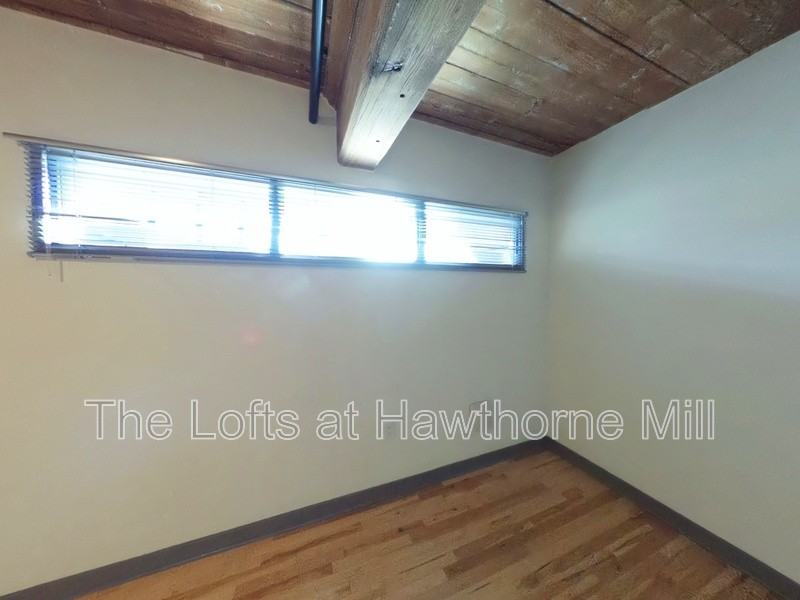 1101 Hawthorne Ln #241 - Photo 7 of 11