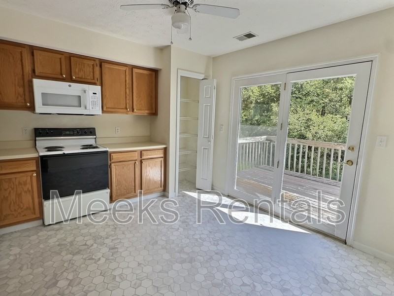110 Botley Ln #12 - Photo 3 of 8