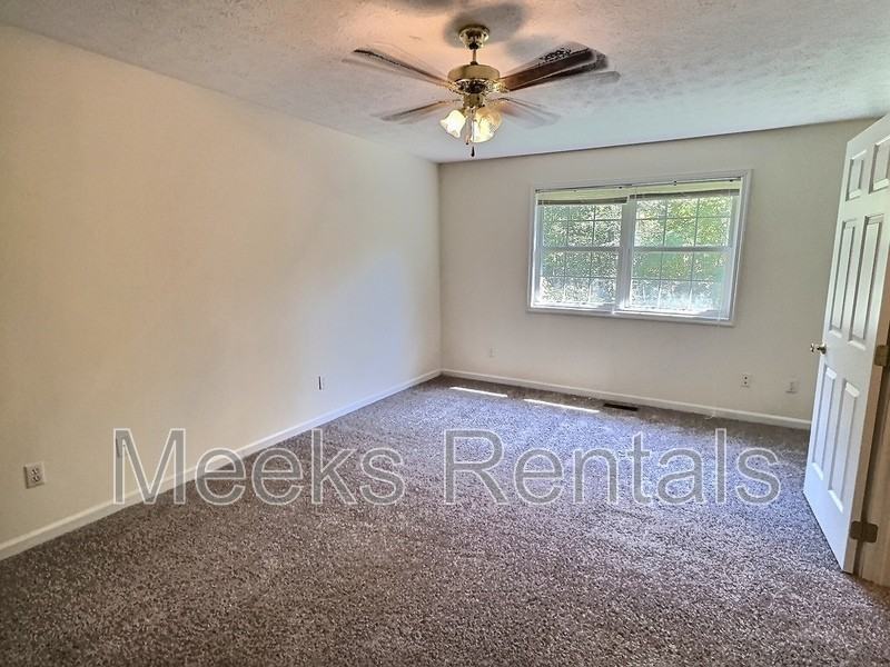 110 Botley Ln #12 - Photo 5 of 8