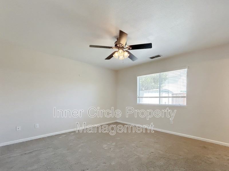 253 Creektrail Ct - Photo 7 of 9