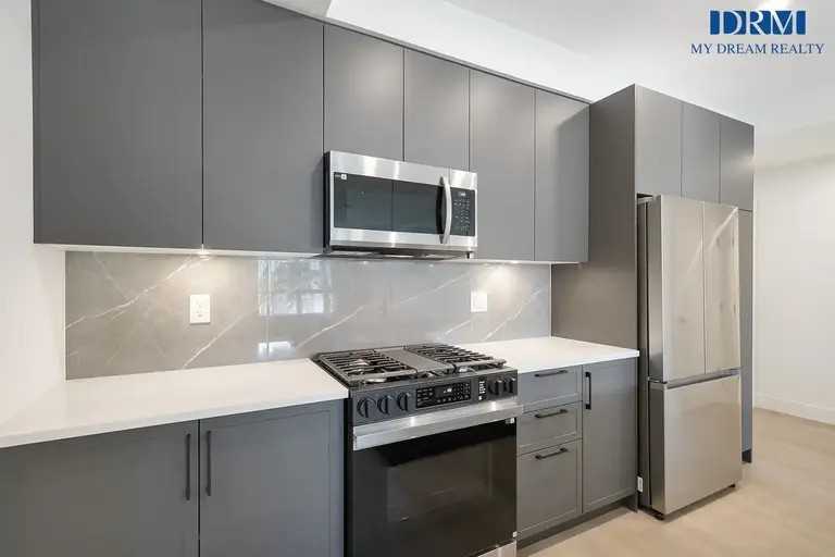 3438 146a St #D197 - Photo 3 of 19