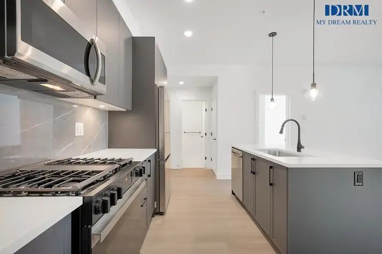 3438 146a St #D197 - Photo 4 of 19