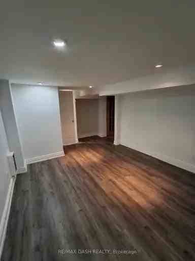 33 Woodward Ave - Photo 4 of 9