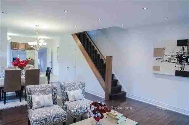 339 Coxwell Ave #1 - Photo 2 of 9