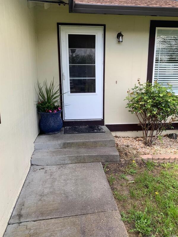 954 Emily Ave - Photo 4 of 25