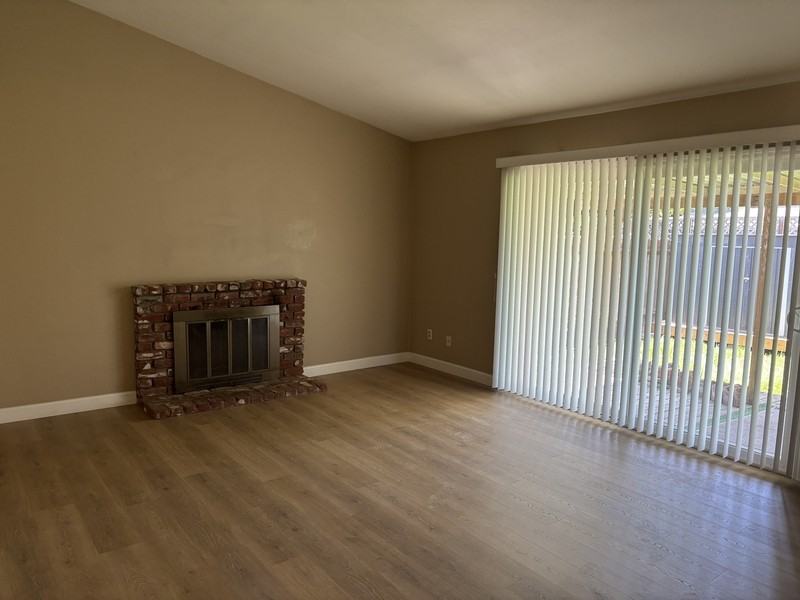 954 Emily Ave - Photo 5 of 25
