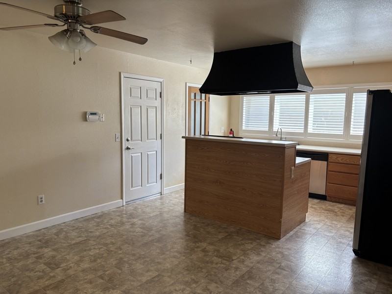 954 Emily Ave - Photo 6 of 25