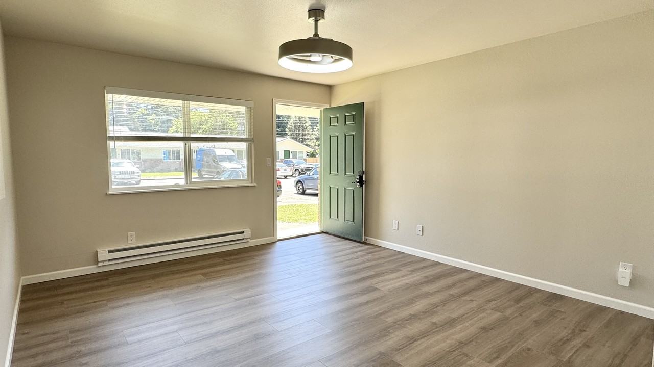 8814 236th St Sw #5 - Photo 2 of 15