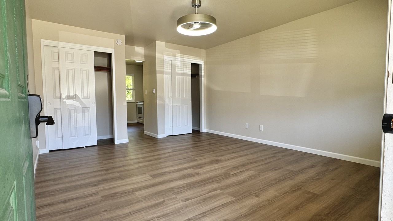 8814 236th St Sw #5 - Photo 3 of 15