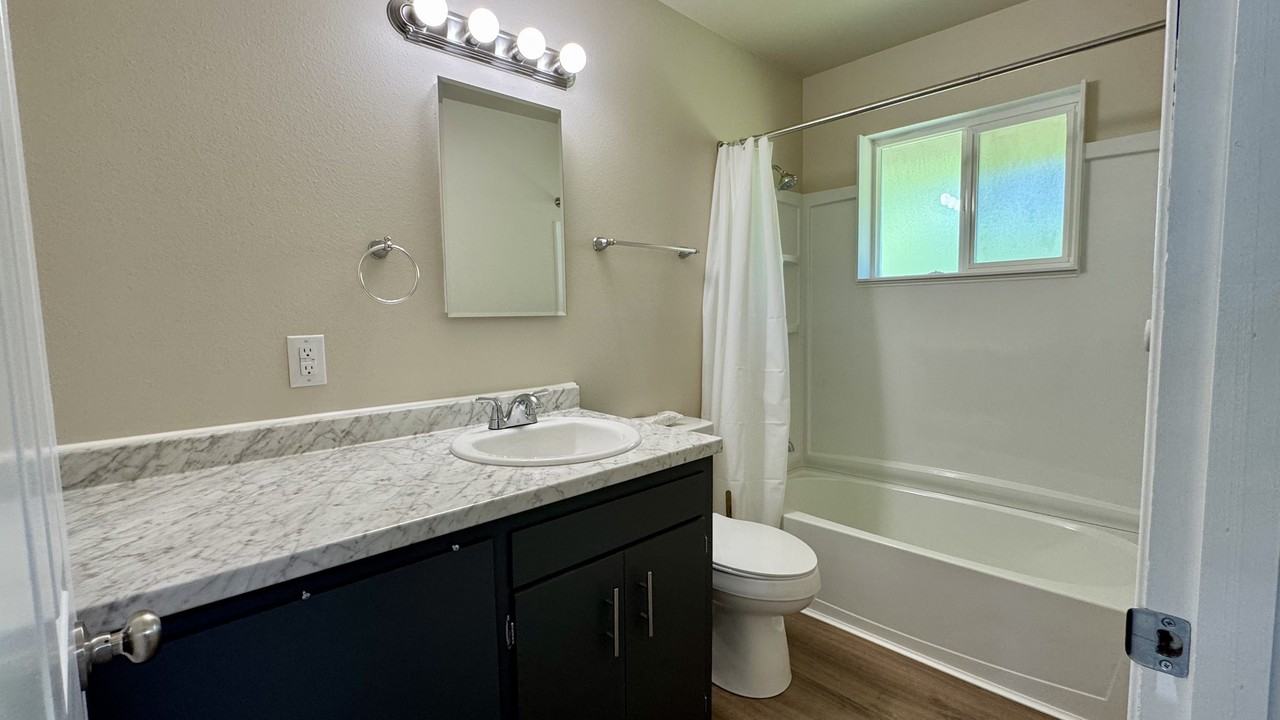 8814 236th St Sw #5 - Photo 6 of 15