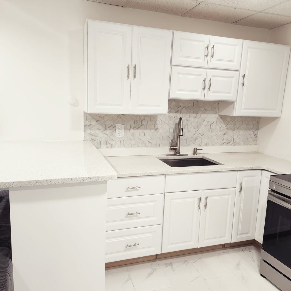 23 Shoreham Dr #1 - Photo 5 of 10