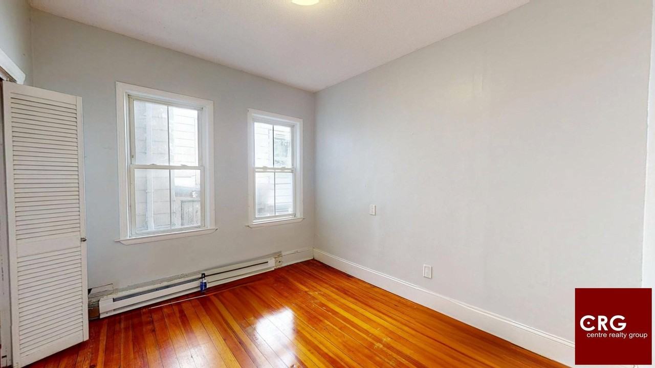 19 Chilcott Pl #1 - Photo 5 of 14