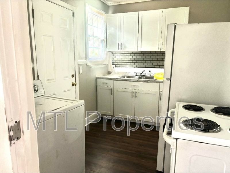 2239 Center St - Photo 2 of 11