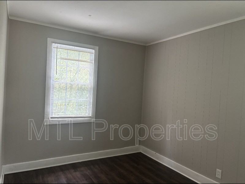 2239 Center St - Photo 6 of 11