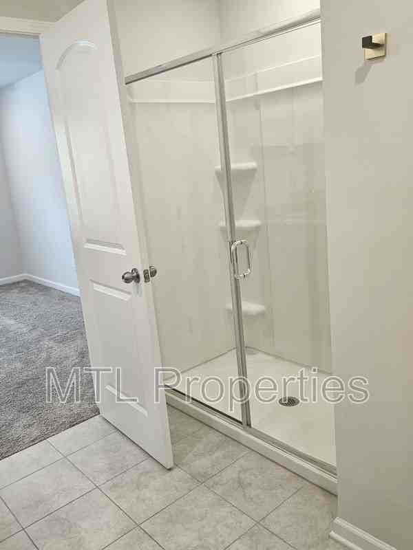 195 Bezelle Ave - Photo 6 of 23