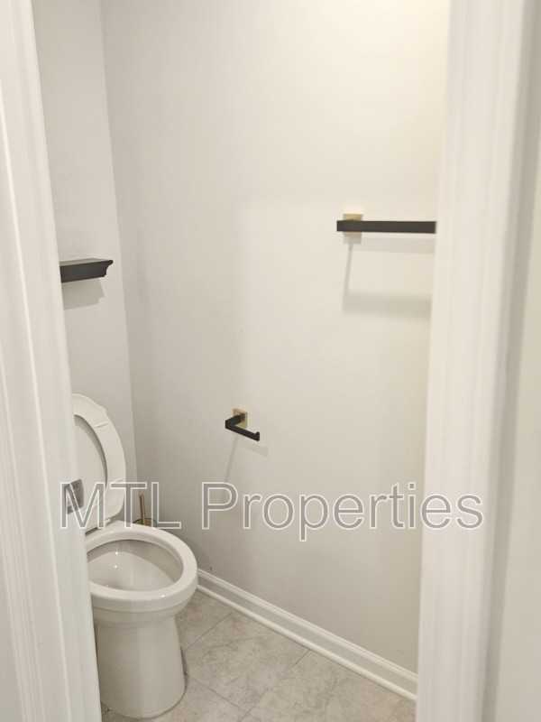 195 Bezelle Ave - Photo 7 of 23