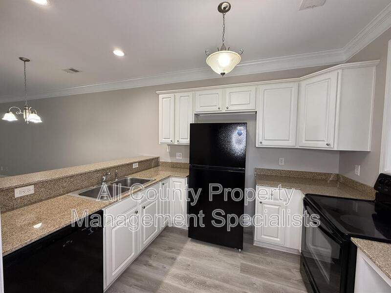 833 Forest Park Rd - Photo 2 of 8