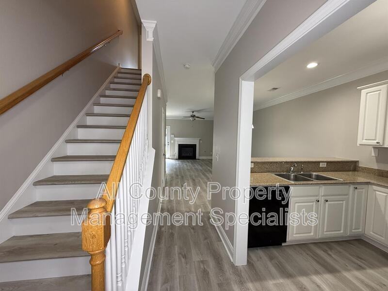 833 Forest Park Rd - Photo 3 of 8