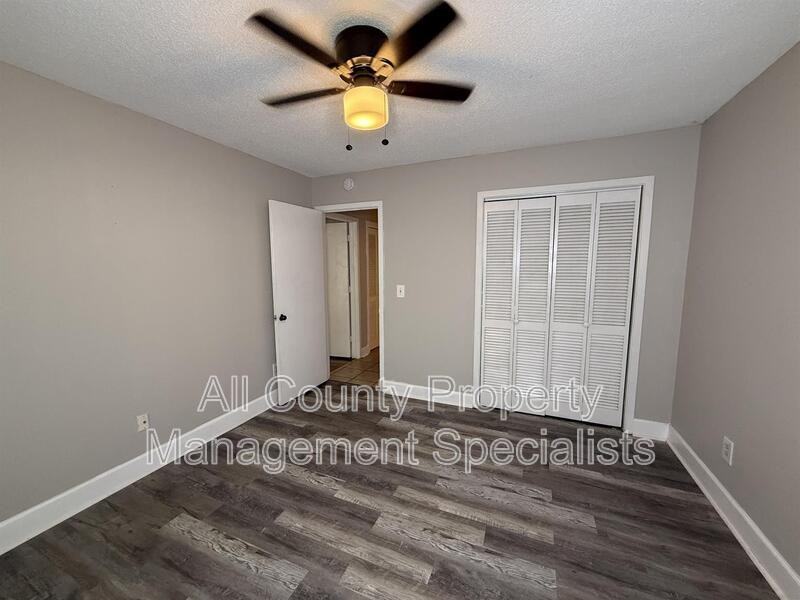 1002 Creekside Way - Photo 6 of 9