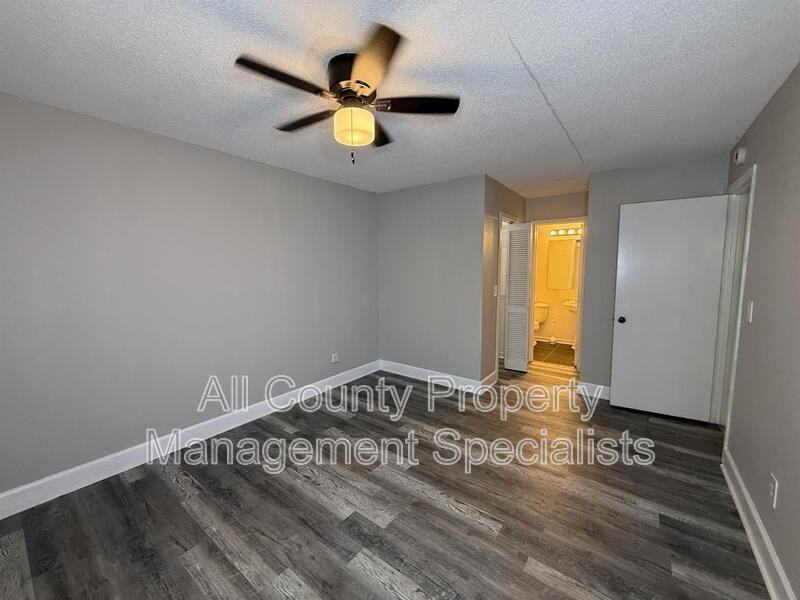 1002 Creekside Way - Photo 7 of 9