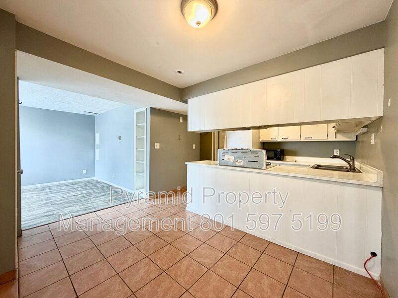 353 S St #8 - Photo 3 of 22