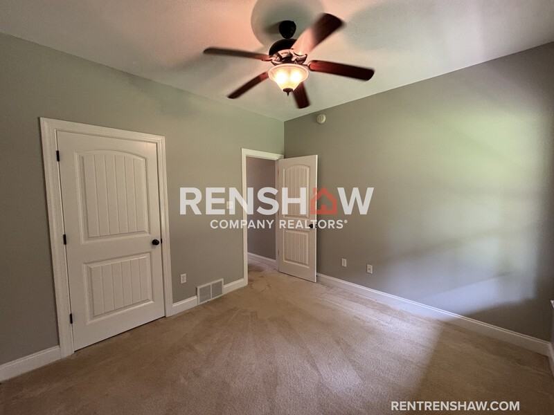 220 Armour Pl - Photo 5 of 21