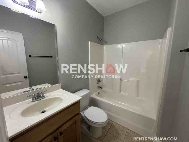 220 Armour Pl - Photo 7 of 21