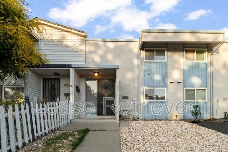 830 Palm Cir - Photo 3 of 30