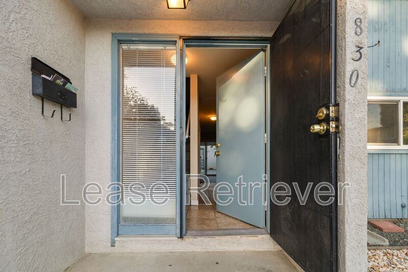 830 Palm Cir - Photo 5 of 30