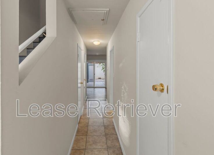 830 Palm Cir - Photo 7 of 30