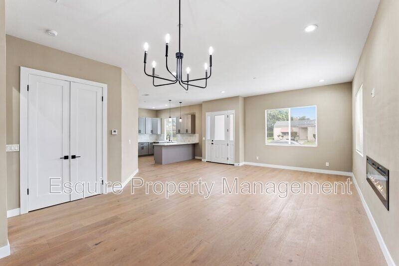 545 Carty Dr - Photo 7 of 24