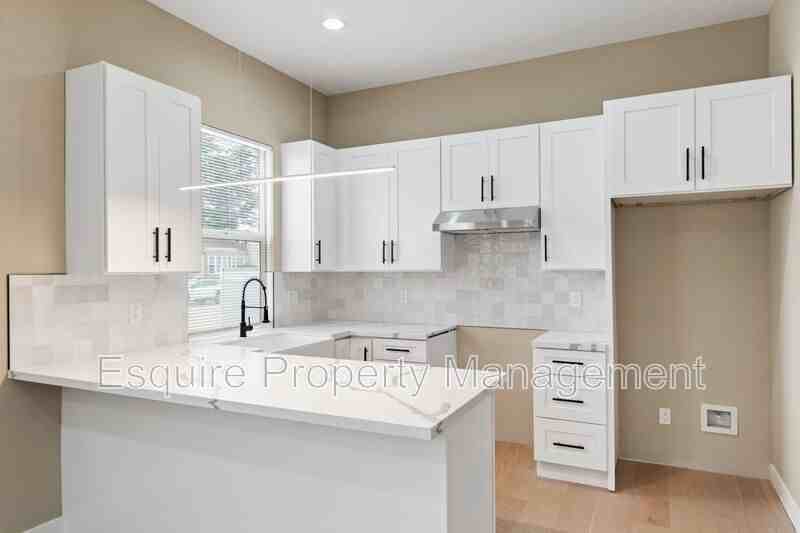 549 Carty Dr - Photo 3 of 12