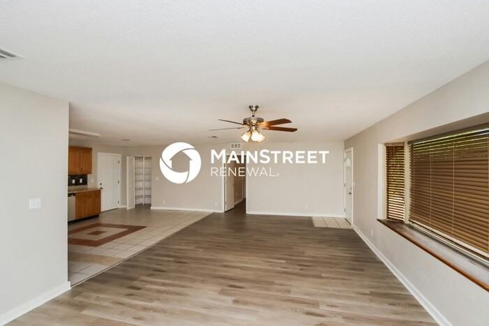555 La Veta Dr - Photo 4 of 16
