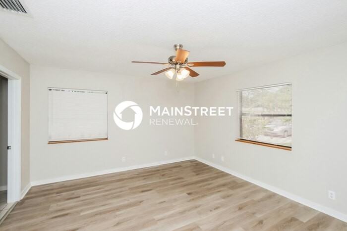 555 La Veta Dr - Photo 7 of 16