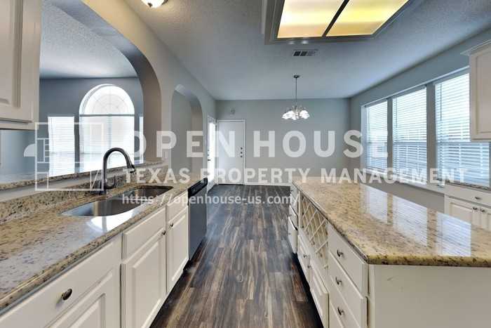 906 Carnegie Ct - Photo 7 of 24