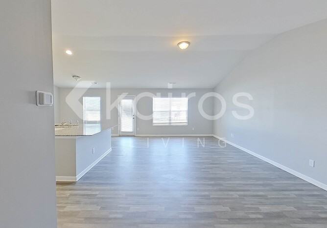 1240 Amberlight Cir - Photo 5 of 31