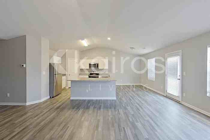 1240 Amberlight Cir - Photo 6 of 31