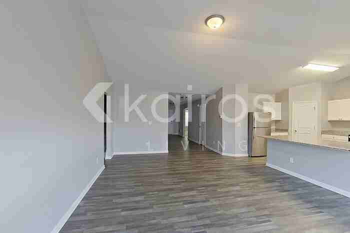 1240 Amberlight Cir - Photo 7 of 31