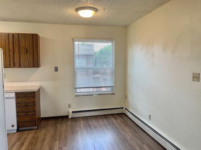 1632 E 17th St - Photo 4 of 14