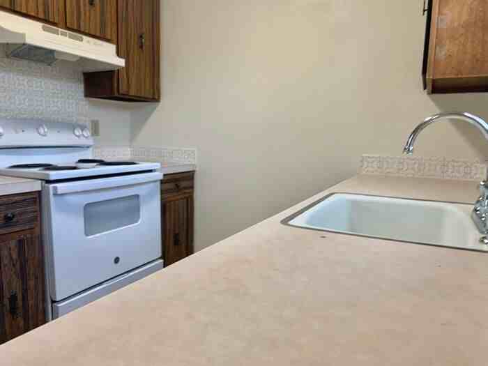 1632 E 17th St - Photo 5 of 14
