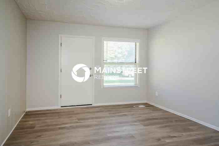 4610 Heege Rd - Photo 3 of 16
