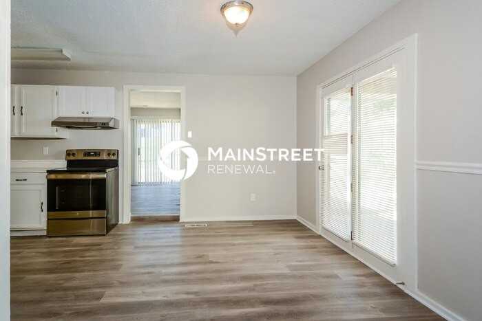 4610 Heege Rd - Photo 4 of 16
